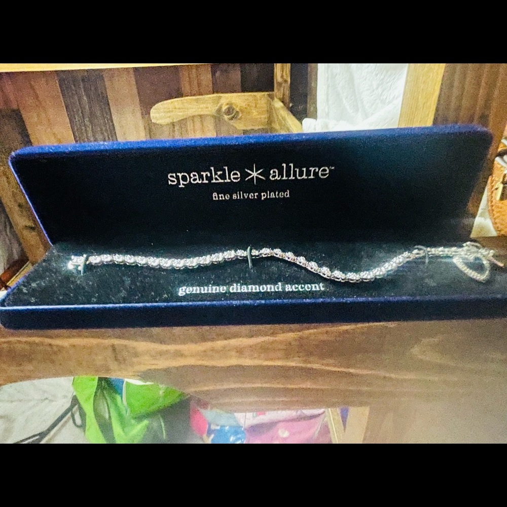 Really nice bracelet diamond accent